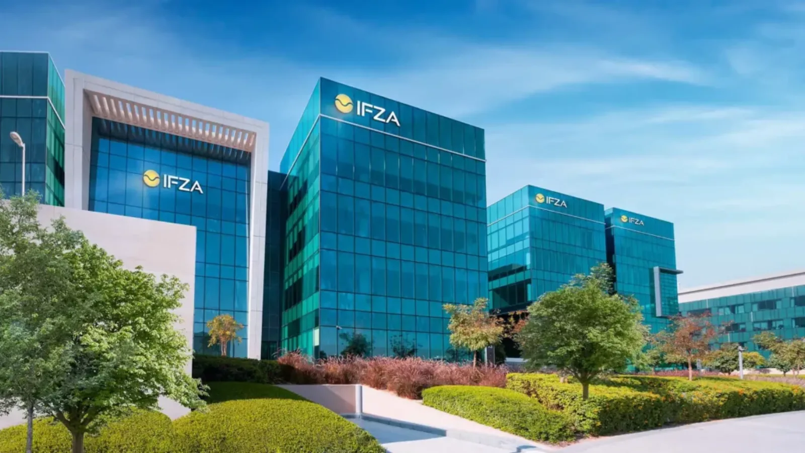 IFZA Business Park в Дубае как символ компании в свободной зоне среднего сегмента