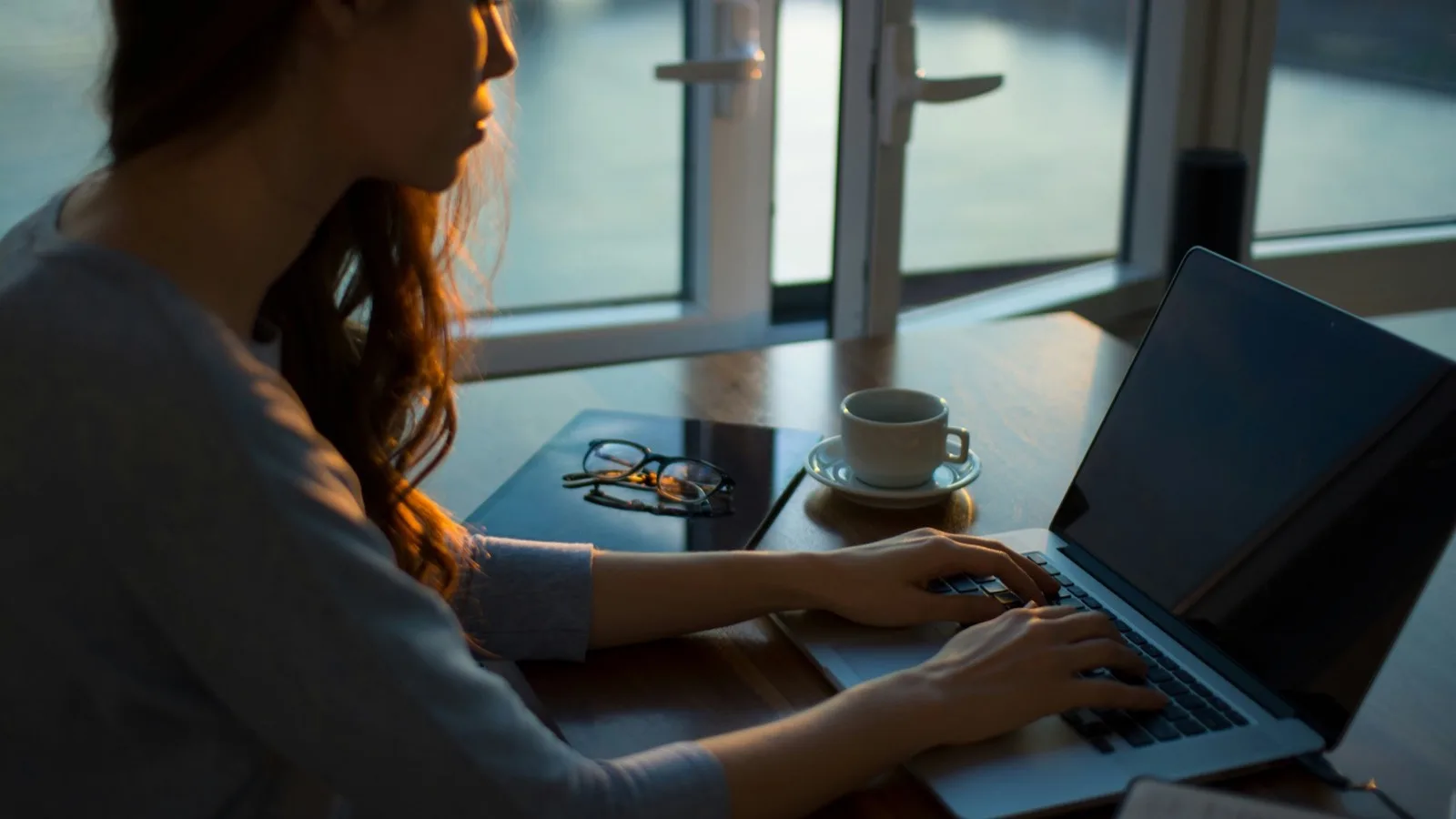 Person working late representing UAE VAT penalties