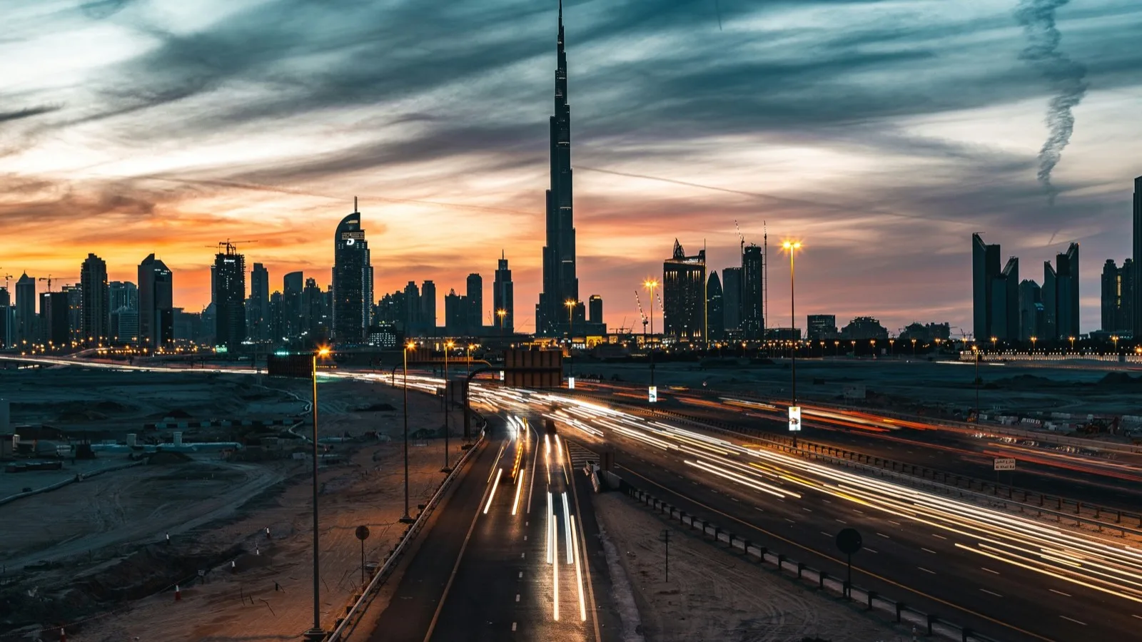 UAE scene representing reverse charge and zero-rated VAT